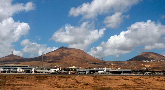 El Aeropuerto de Arrecife consta de dos terminales. 